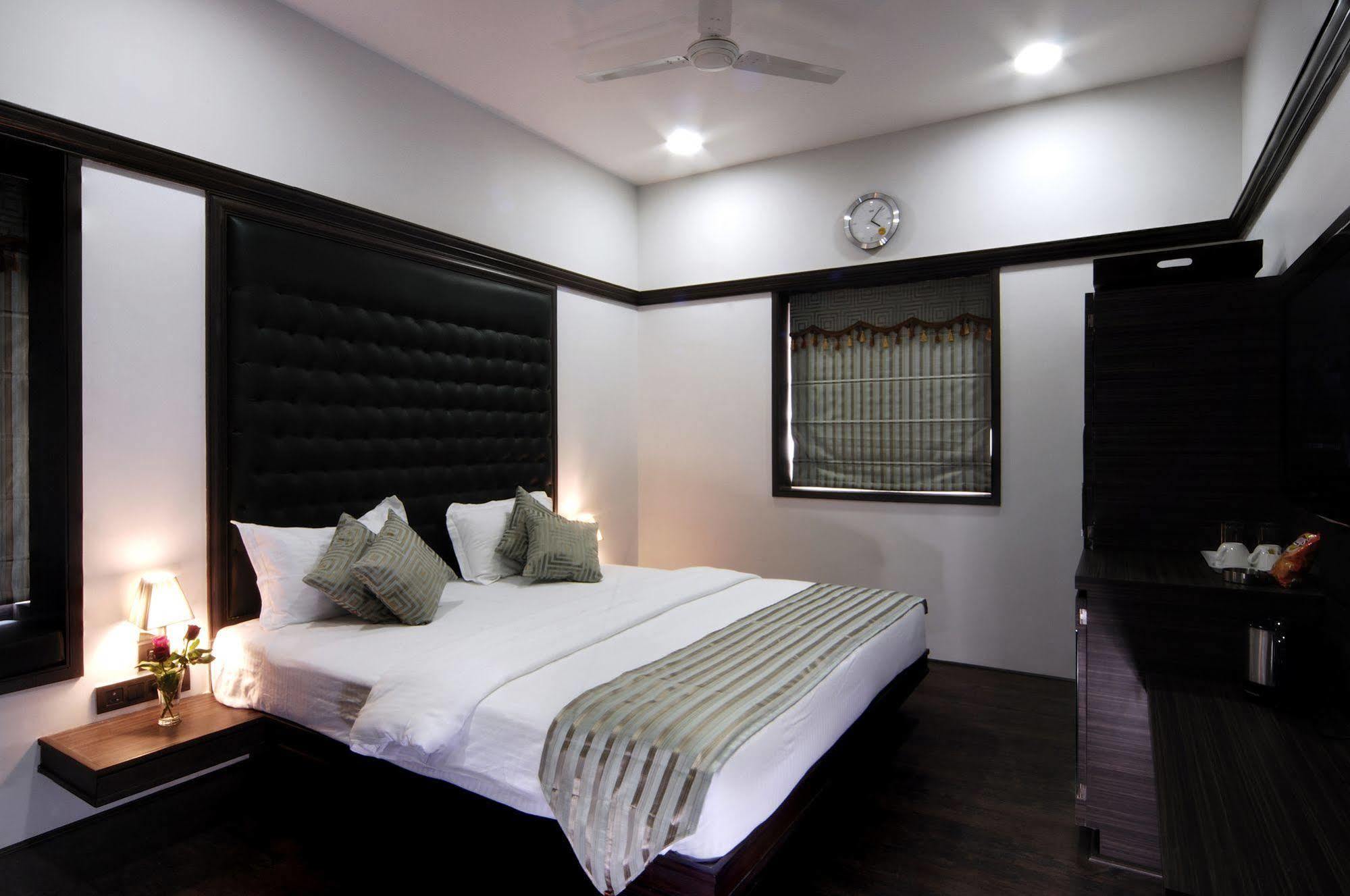 La Serene Hyderabad Exterior foto